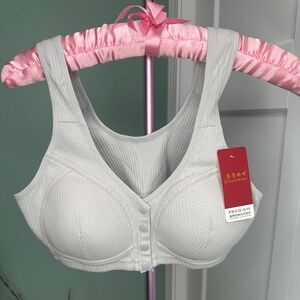 Gaoguimami Gray Ribbed Front 4 Snap Support Bra Women's Size 46